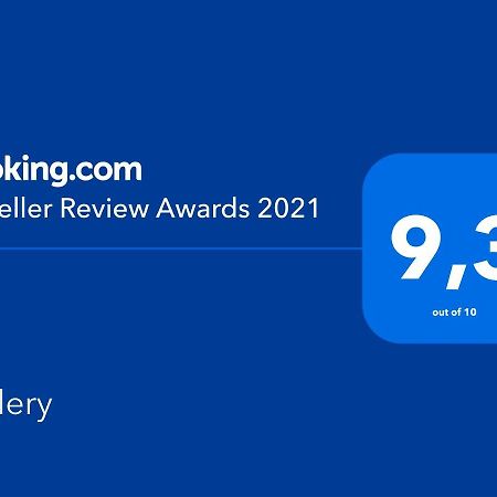 אמוליאני Gallery מראה חיצוני תמונה